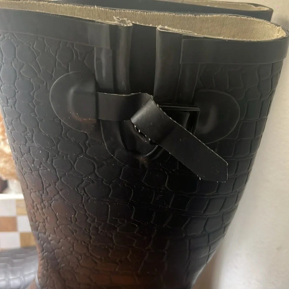 NW/OT Black Crocodile Pattern Women's Boots - Picture 4 of 5
